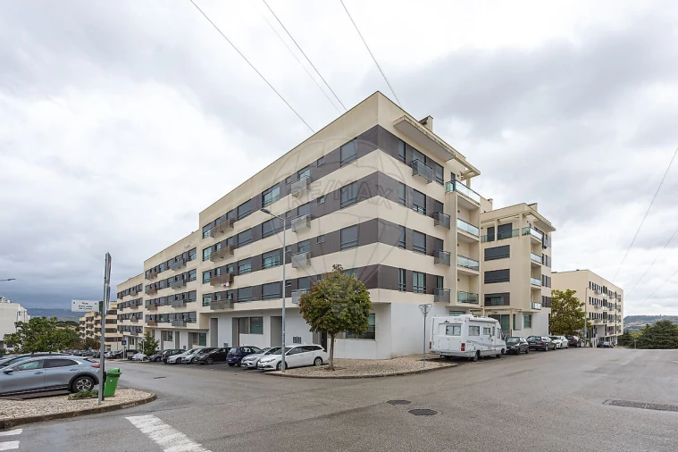 Apartamento T2 para Venda em Santo António dos Cavaleiros e Frielas Foto 11