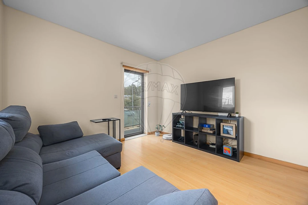 Apartamento T2 para Venda em Santo António dos Cavaleiros e Frielas Foto 6