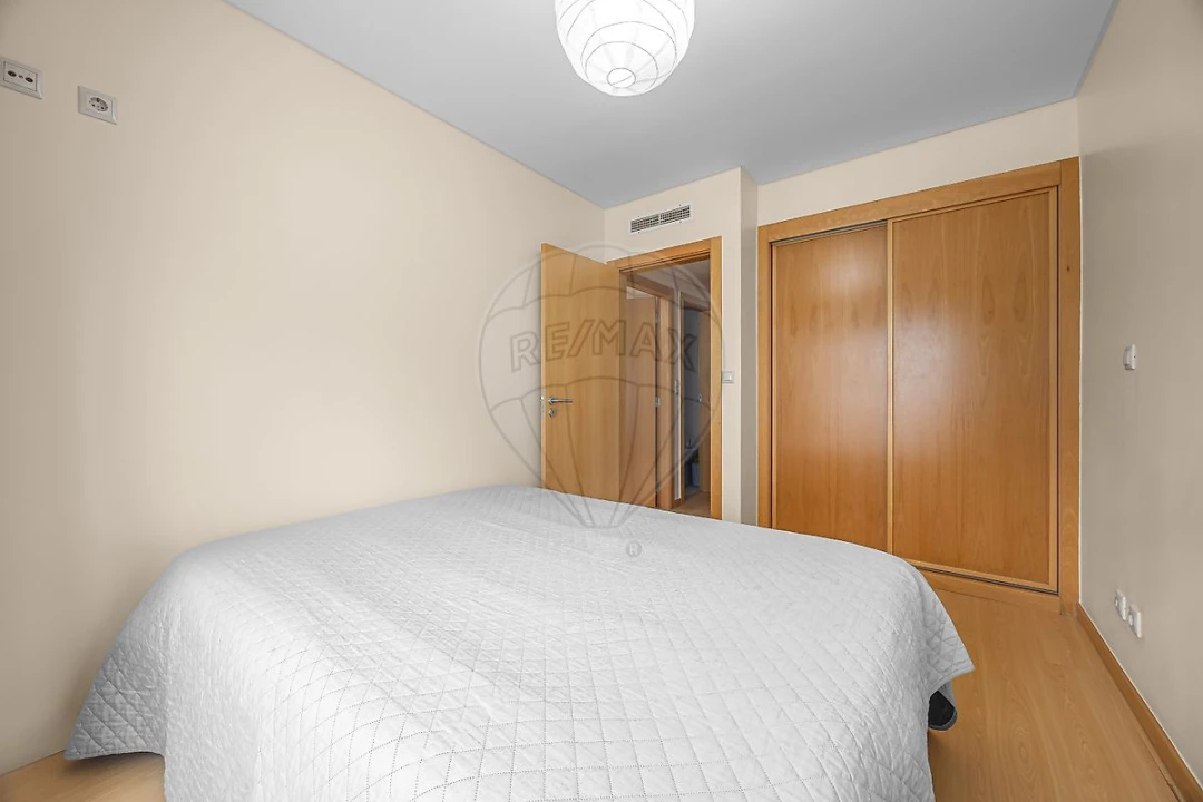 Apartamento T2 para Venda em Santo António dos Cavaleiros e Frielas Foto 1