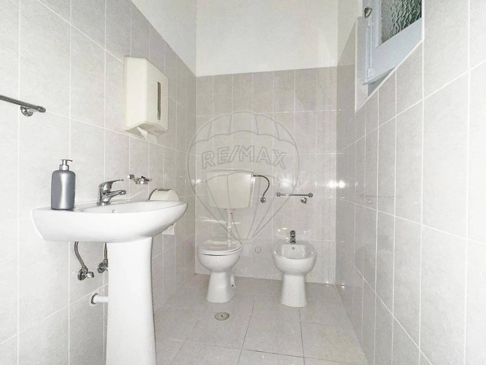 Loja para Arrendamento em Vila Nova da Barquinha Foto 5