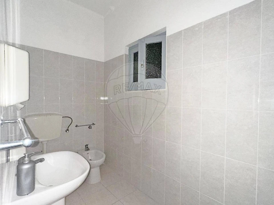 Loja para Arrendamento em Vila Nova da Barquinha Foto 4