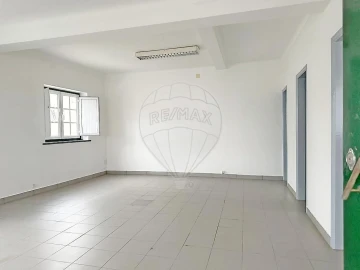 Loja para Arrendamento em Vila Nova da Barquinha