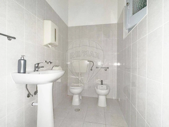 Loja para Arrendamento em Vila Nova da Barquinha Foto 5