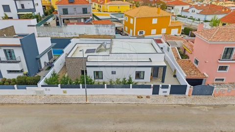 Moradia T4 para Venda em Gambia-Pontes-Alto da Guerra