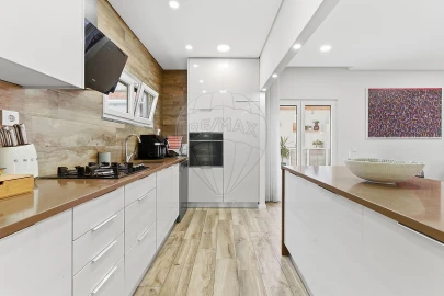 Moradia T4 para Venda em Gambia-Pontes-Alto da Guerra