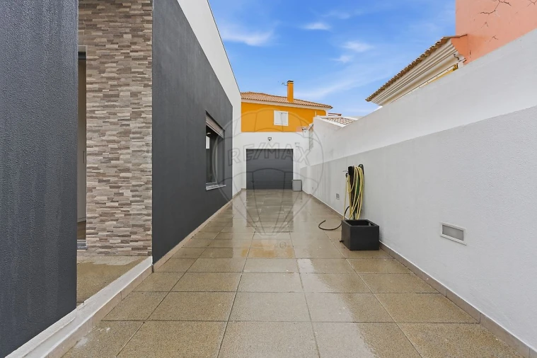 Moradia T4 para Venda em Gambia-Pontes-Alto da Guerra Foto 43