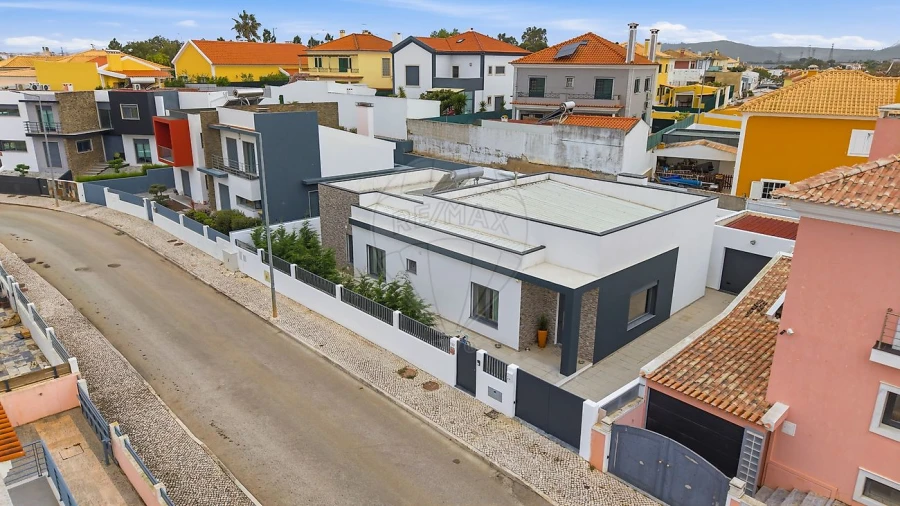 Moradia T4 para Venda em Gambia-Pontes-Alto da Guerra Foto 46