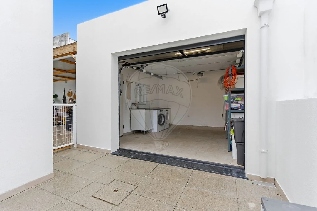 Moradia T4 para Venda em Gambia-Pontes-Alto da Guerra Foto 1