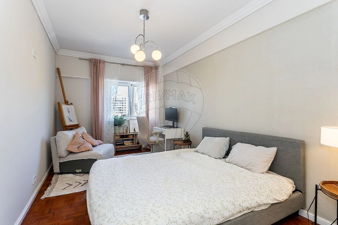 Apartamento T3 para Arrendamento em São Domingos de Benfica Foto 14