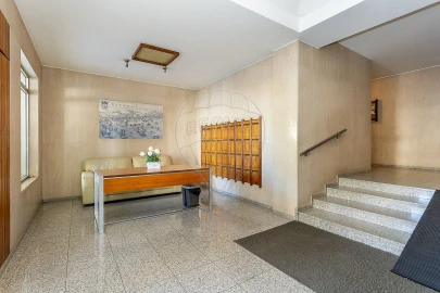 Apartamento T3 para Arrendamento em São Domingos de Benfica