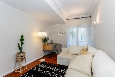 Apartamento T3 para Arrendamento em São Domingos de Benfica