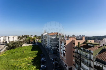 Apartamento T3 para Arrendamento em São Domingos de Benfica