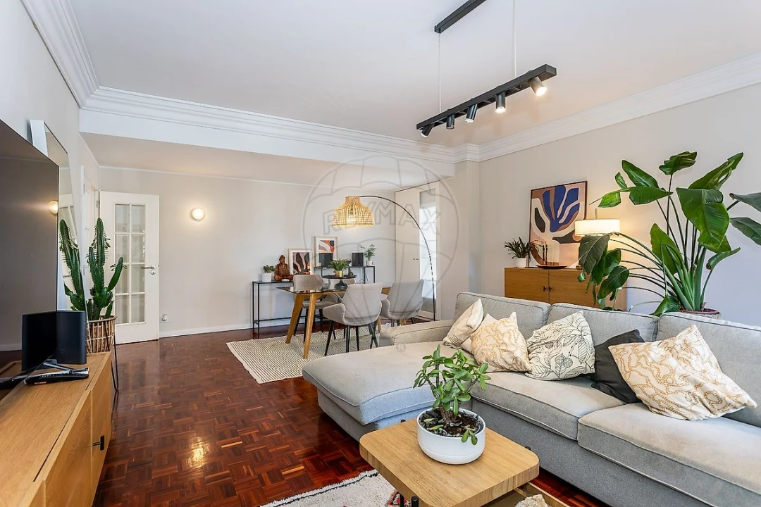 Apartamento T3 para Arrendamento em São Domingos de Benfica Foto 8