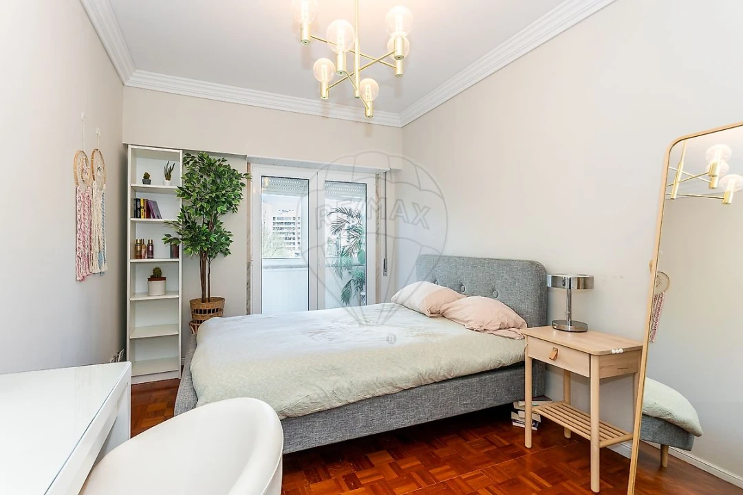 Apartamento T3 para Arrendamento em São Domingos de Benfica Foto 6