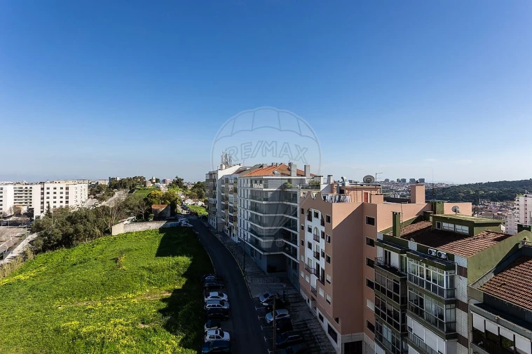 Apartamento T3 para Arrendamento em São Domingos de Benfica Foto 20