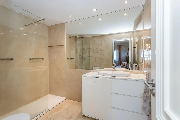 Apartamento T3 para Arrendamento em São Domingos de Benfica Foto 7