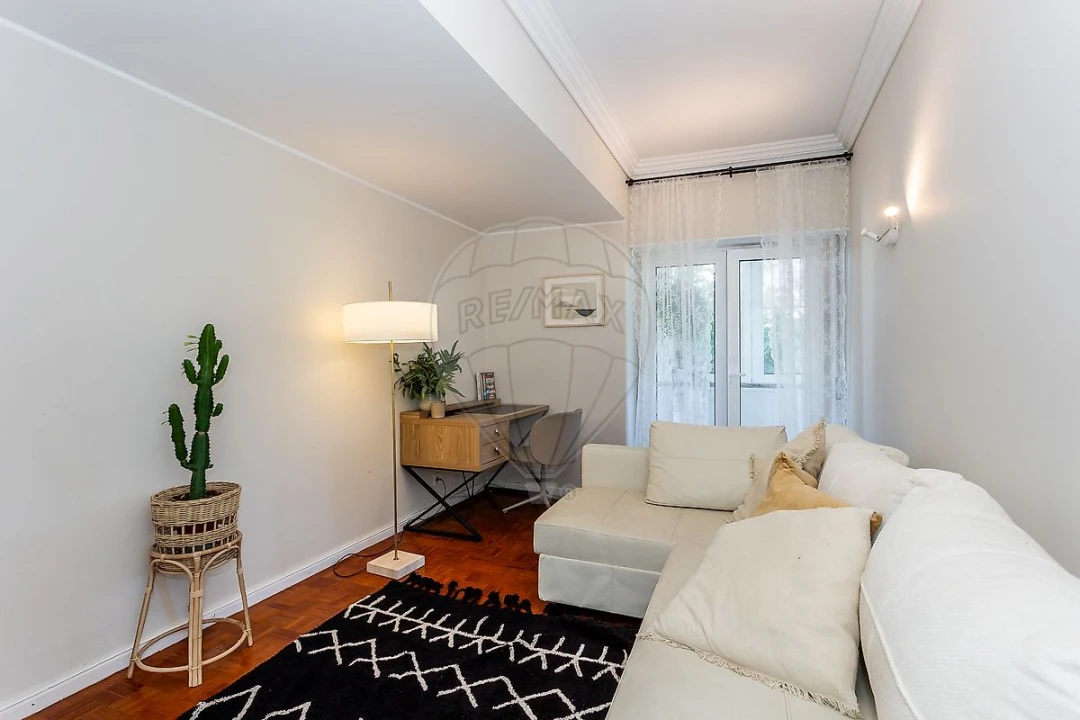 Apartamento T3 para Arrendamento em São Domingos de Benfica Foto 4