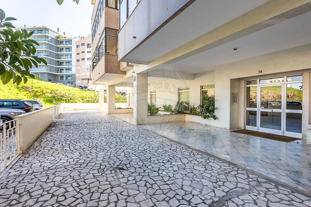 Apartamento T3 para Arrendamento em São Domingos de Benfica Foto 24