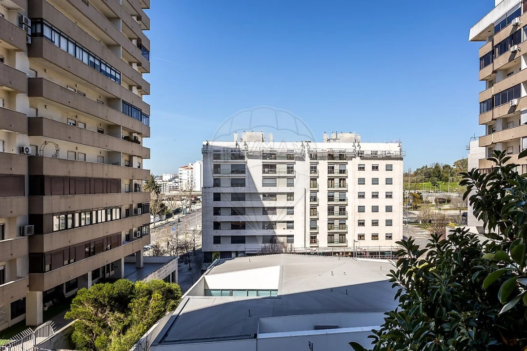 Apartamento T3 para Arrendamento em São Domingos de Benfica Foto 32