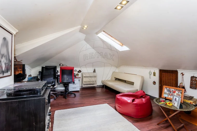 Moradia T3 para Venda em Benfica Foto 6