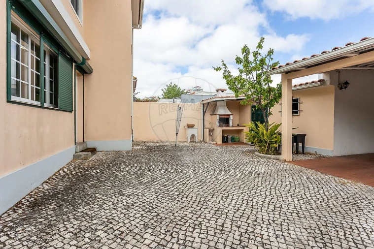 Moradia T3 para Venda em Benfica Foto 38