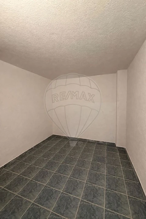 Apartamento T2 para Venda em Massamá e Monte Abraão