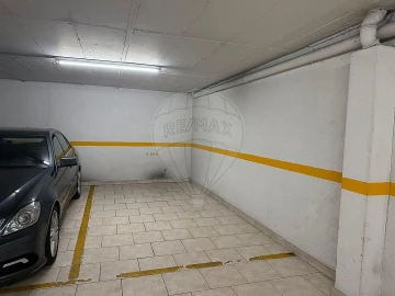 Apartamento T2 para Venda em Massamá e Monte Abraão