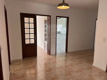Apartamento T2 para Venda em Massamá e Monte Abraão