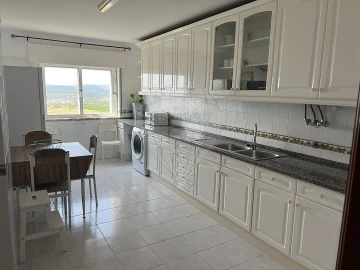 Apartamento T2 para Venda em Massamá e Monte Abraão