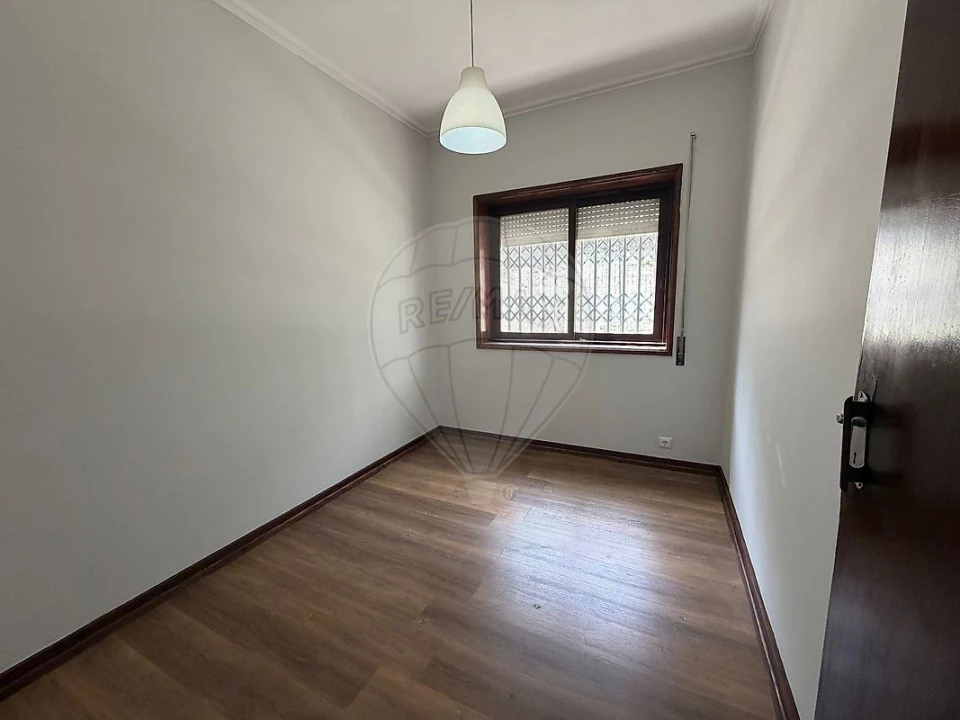 Apartamento T3 para Arrendamento em Mafamude e Vilar do Paraíso Foto 22