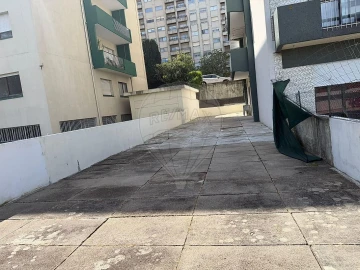 Apartamento T3 para Arrendamento em Mafamude e Vilar do Paraíso