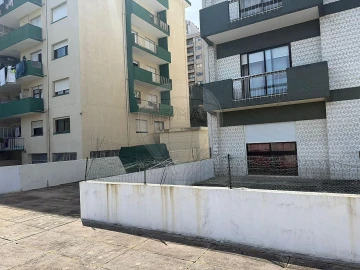 Apartamento T3 para Arrendamento em Mafamude e Vilar do Paraíso