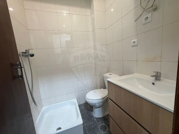 Apartamento T3 para Arrendamento em Mafamude e Vilar do Paraíso