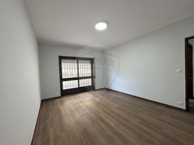 Apartamento T3 para Arrendamento em Mafamude e Vilar do Paraíso Foto 24
