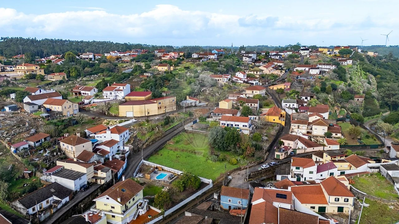 Terreno para Venda em Reguengo Grande Foto 1