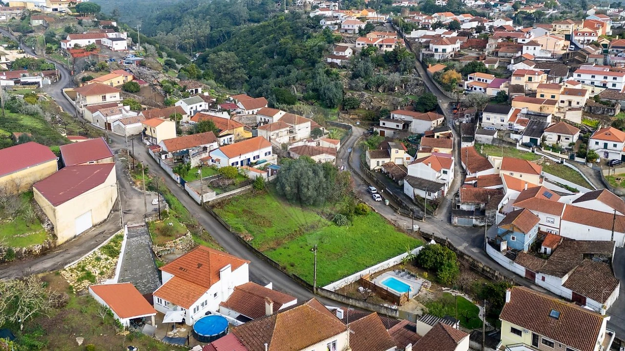 Terreno para Venda em Reguengo Grande Foto 3