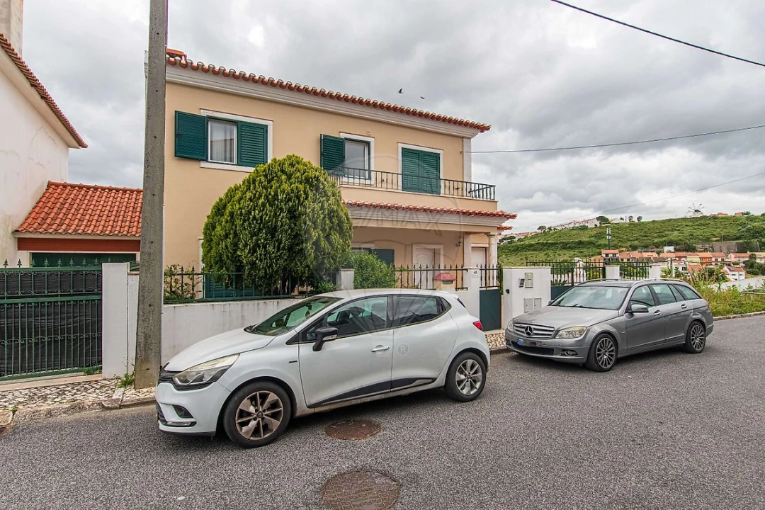 Moradia T4 para Venda em Camarate, Unhos e Apelação Foto 5