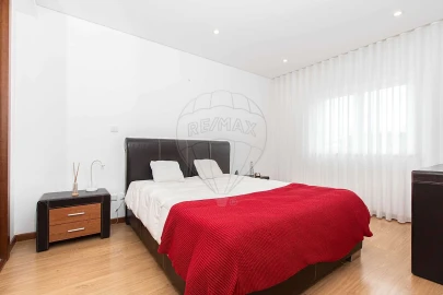 Moradia T4 para Venda em Camarate, Unhos e Apelação