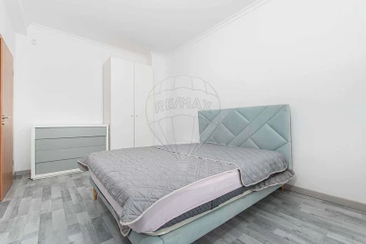 Moradia T4 para Venda em Camarate, Unhos e Apelação