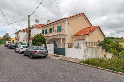 Moradia T4 para Venda em Camarate, Unhos e Apelação