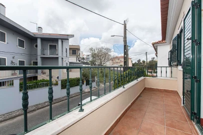 Moradia T4 para Venda em Camarate, Unhos e Apelação