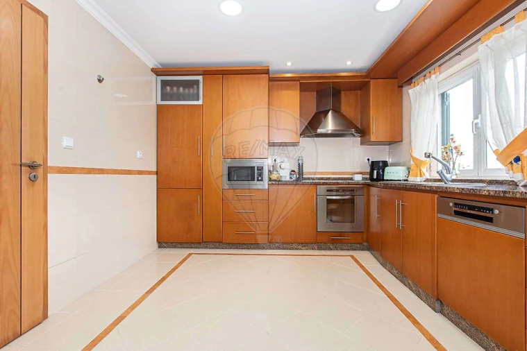 Moradia T4 para Venda em Camarate, Unhos e Apelação Foto 24