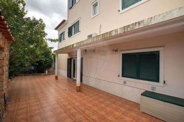 Moradia T4 para Venda em Camarate, Unhos e Apelação Foto 8