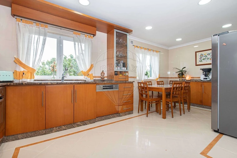 Moradia T4 para Venda em Camarate, Unhos e Apelação Foto 25