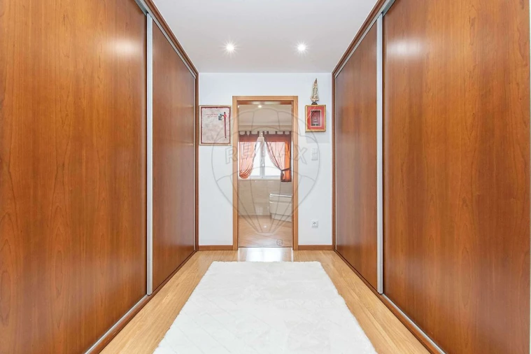 Moradia T4 para Venda em Camarate, Unhos e Apelação Foto 13