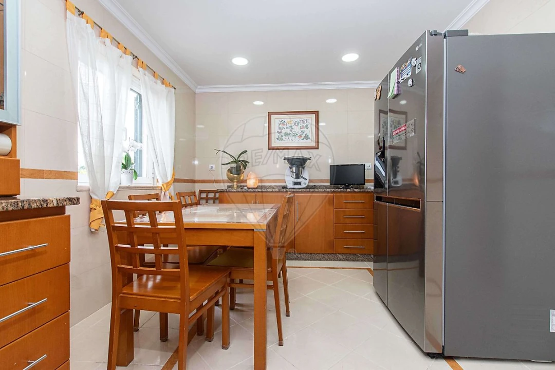 Moradia T4 para Venda em Camarate, Unhos e Apelação Foto 28