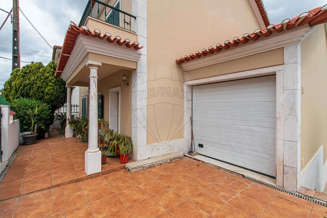 Moradia T4 para Venda em Camarate, Unhos e Apelação Foto 4