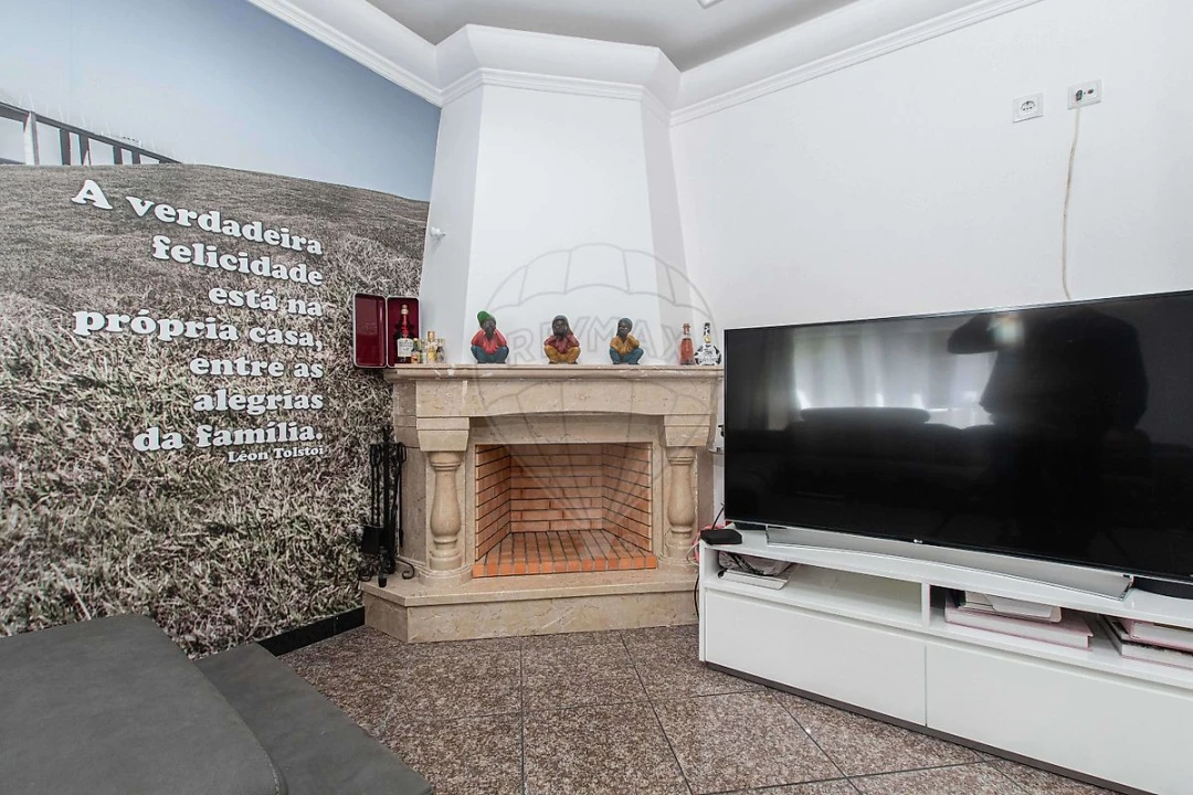 Moradia T4 para Venda em Camarate, Unhos e Apelação Foto 31