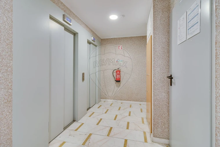 Apartamento T2 para Venda em Mina de Água Foto 30