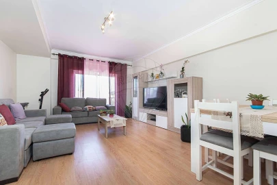 Apartamento T3 para Venda em Agualva e Mira-Sintra